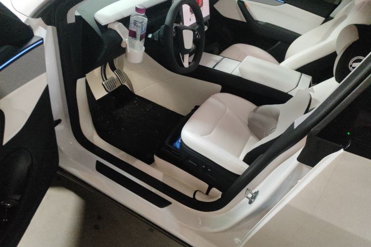 Used Tesla Model Y 2025 Rear-Wheel-Drive Version