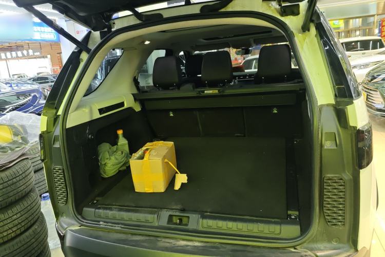 Used Land Rover Discovery 2017 3.0 SC V6 S Trunk