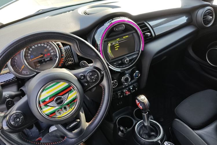 Used MINI 2014 2.0T COOPER S Fun Center Console