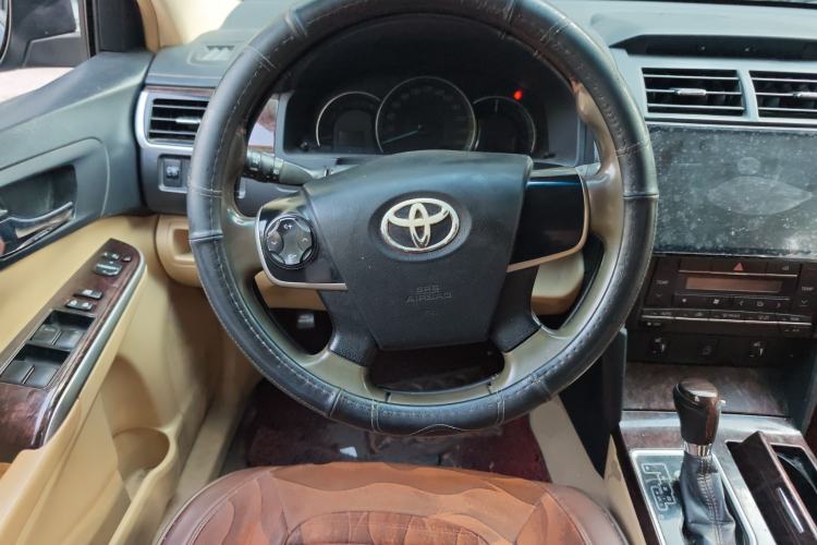 Used Toyota Camry 2016 2.0G 10th Anniversary Leading Edition
