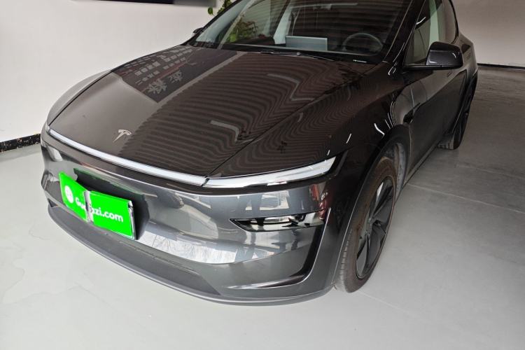 Used Tesla Model Y 2025 Rear-Wheel-Drive Version
