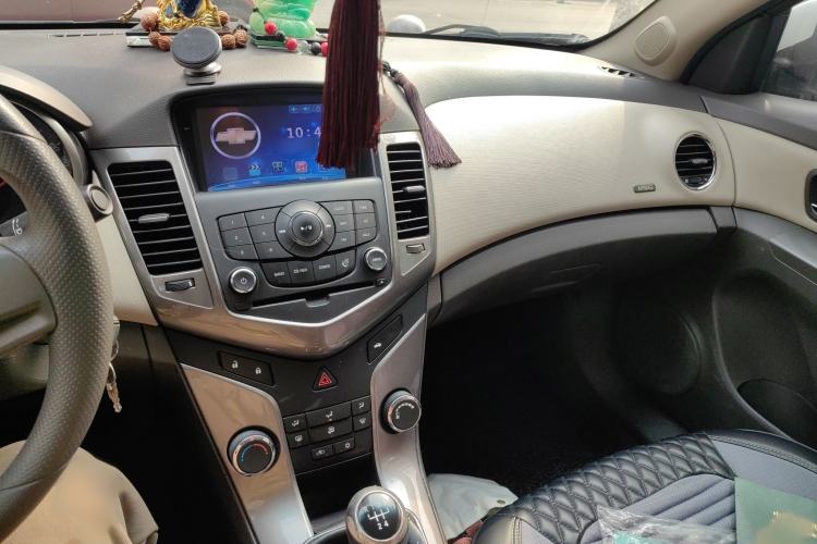 Used Chevrolet Cruze 2015 1.5L Classic SE MT Audio And AC Panel