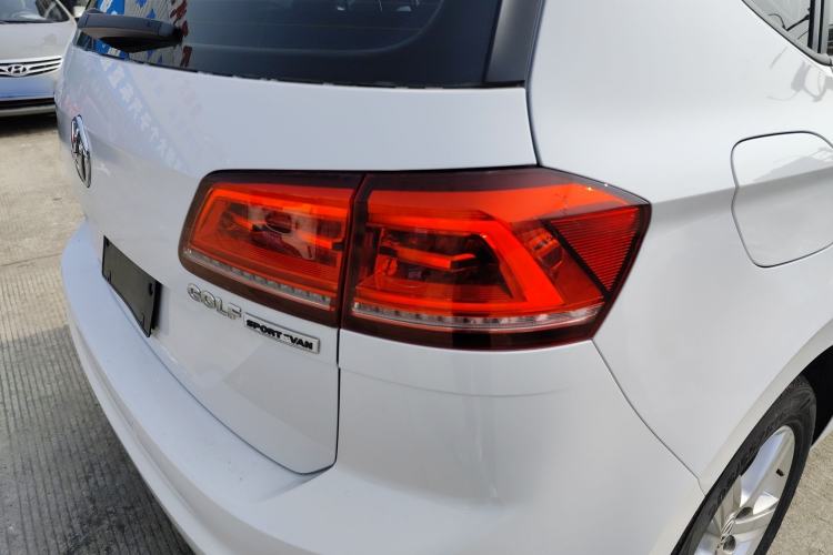 Used Volkswagen Golf Sportsvan 2018 1.6L Automatic Comfort Model Right Rear Taillight