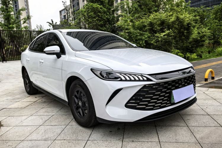 Used BYD Qin PLUS 2025 DM-i Smart Drive 55KM Leading Model
