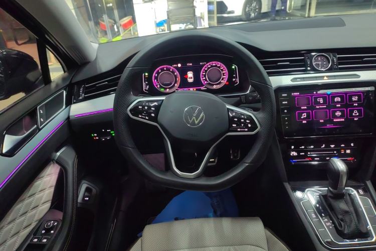 Used Volkswagen Magotan 2025 Zhongxiang Version 330TSI DSG Luxury Edition