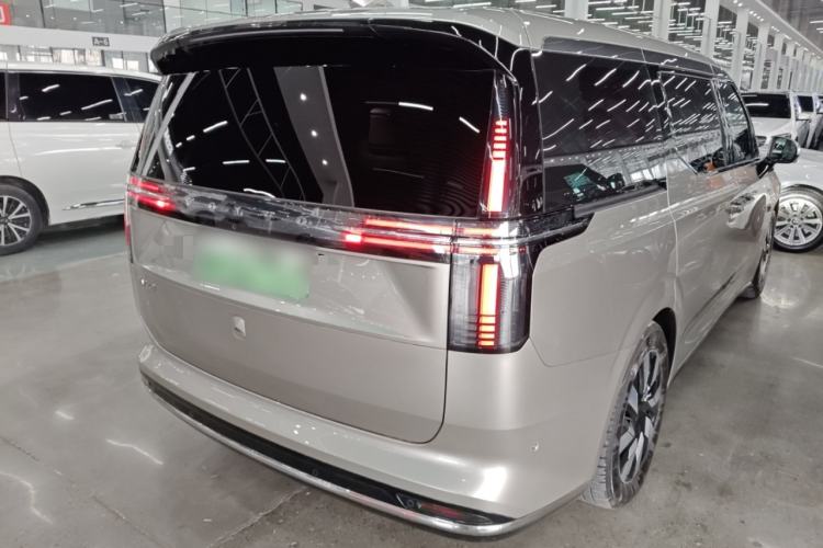 Used Volvo EM90 2025 Ultra Six-Seater