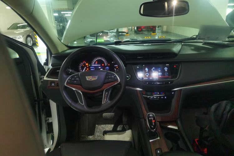 Used Cadillac XT5 2016 25T Luxury Model
