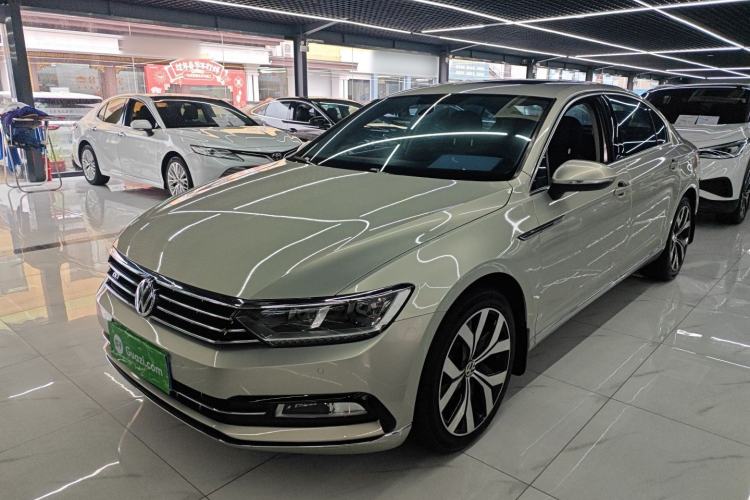 Used Volkswagen Magotan 2019 330TSI DSG Leading Model China VI Standard