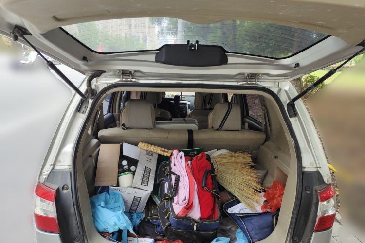 Used Nissan Livina 2013 1.6XE Manual Comfort Edition Trunk
