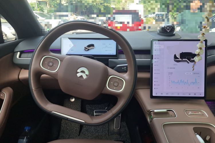 Used Nio ES8 2023 75 kWh Steering Wheel