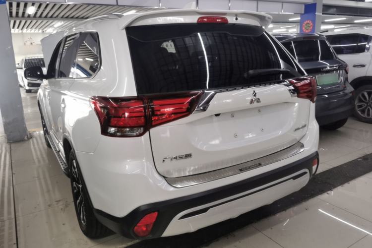 Used Mitsubishi Outlander 2019 2.0L Two-Wheel Drive Comfort Edition 5 Seats China V Standard
