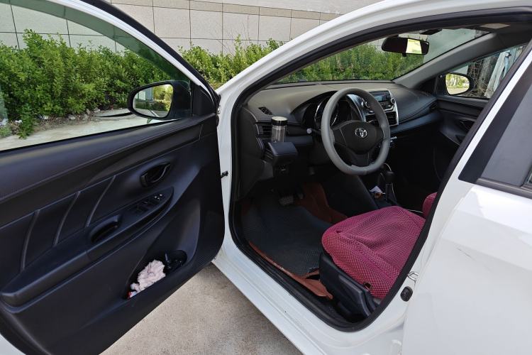 Used Toyota YARiS L Zhi Xuan 2014 1.3E Automatic Charm Edition
