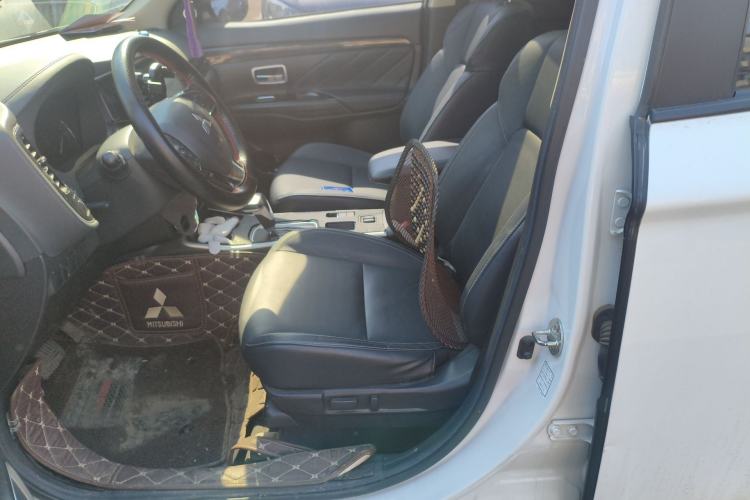 Used Mitsubishi Outlander 2019 2.0L Two-Wheel Drive Comfort Edition 5 Seats China V Standard