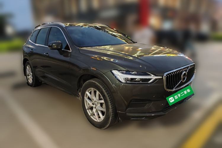 Used Volvo XC60 2019 T5 4x4 Smart Edition China VI Standard Front Right 45 Deg