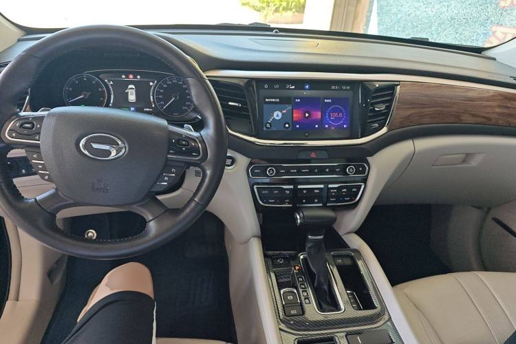 Used GAC Trumpchi GS8 2017 320T Two-Wheel Drive Luxury Smart Connectivity Version (7 Seats)