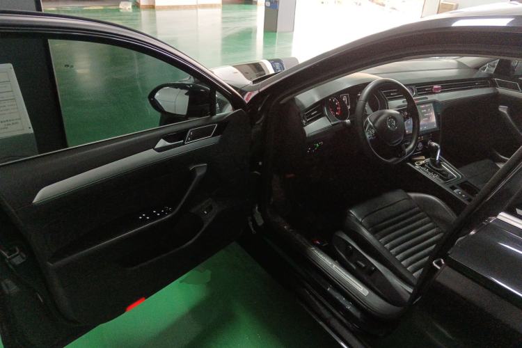 Used Volkswagen Magotan 2017 280TSI DSG Leading Edition
