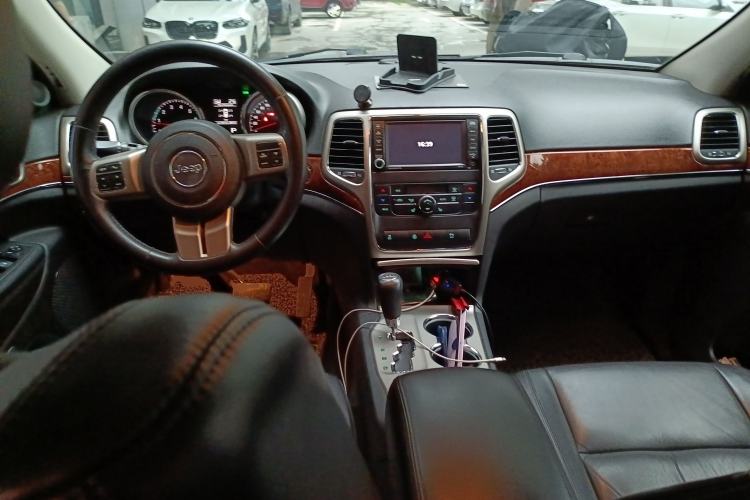 Used Jeep Grand Cherokee 2012 3.6L Luxury Navigation Edition
