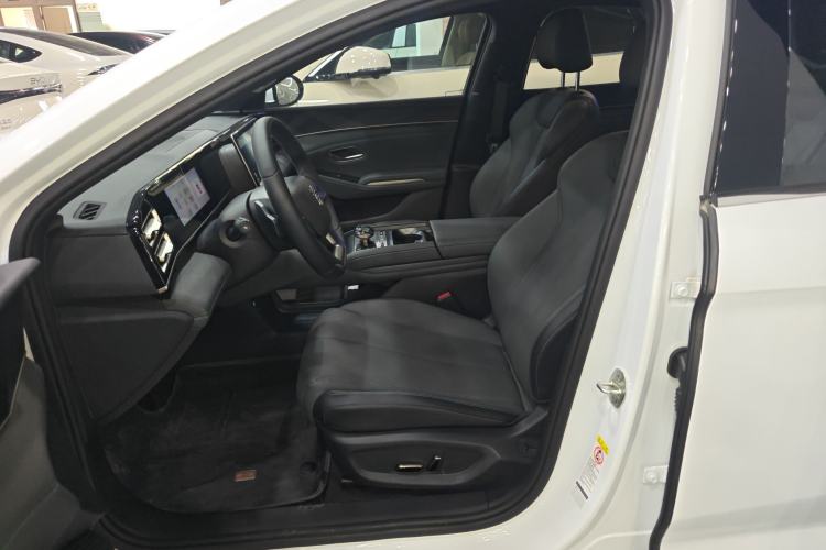 Used BYD Qin L 2025 DM-i Smart Drive 120KM Superior Model Left Front Seat