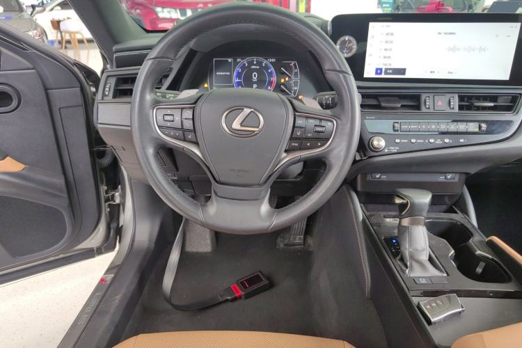 Used Lexus ES 2022 200 Excellence Edition
