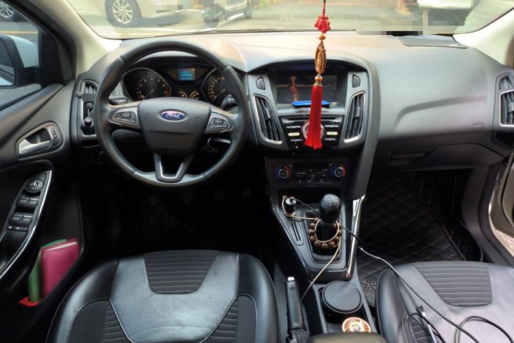 Used Ford Focus 2015 Sedan EcoBoost 125 Manual – Ultra-Style Edition