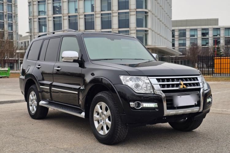 Used Mitsubishi Pajero 2016 3.0L Automatic Prestige Version China V Standard