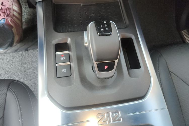 Used 212 T01 2024 2.0T Mechanic
