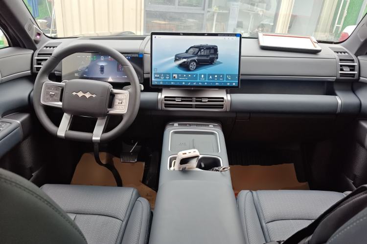 Used Formula Leopard Tai 7 2025 Model 135 km Two-Wheel Drive Pro Edition
