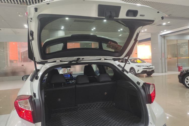 Used Toyota C-HR 2018 2.0L Leading Edition China V-standard