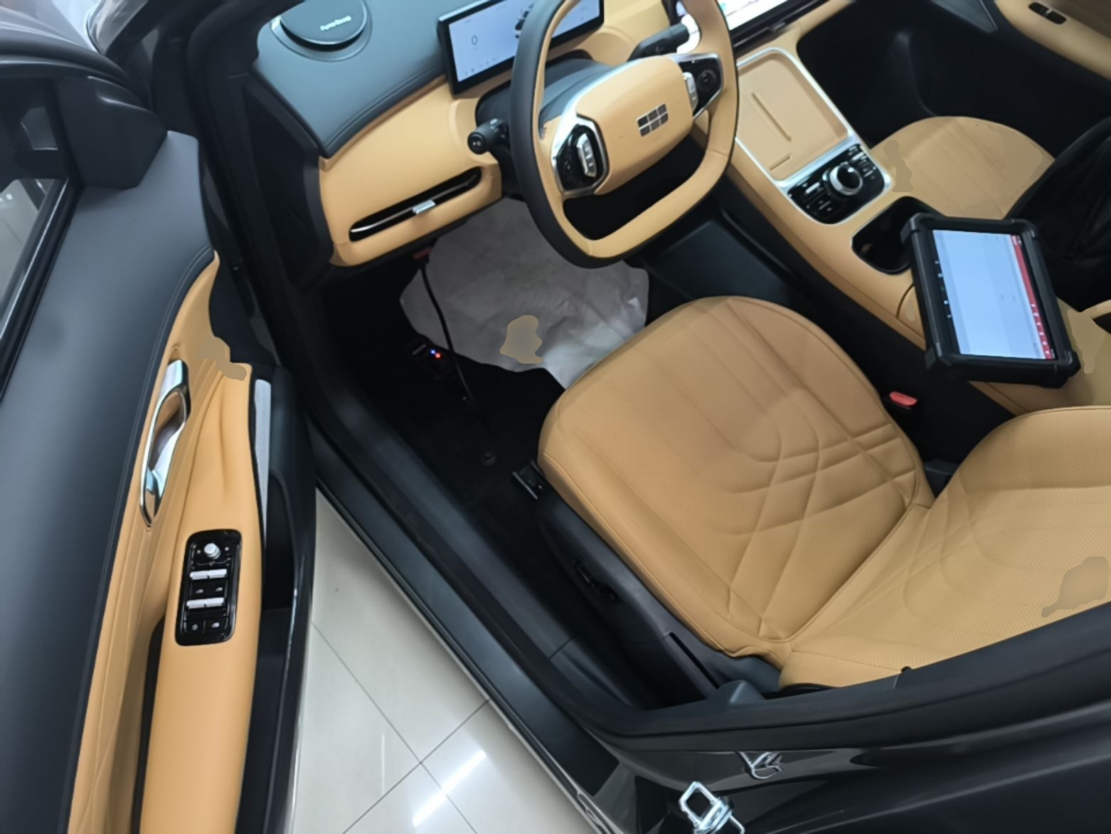 Geely Galaxy Xingjian 7 EM-i 2025 120km Exploration+ Version — снимка 18
