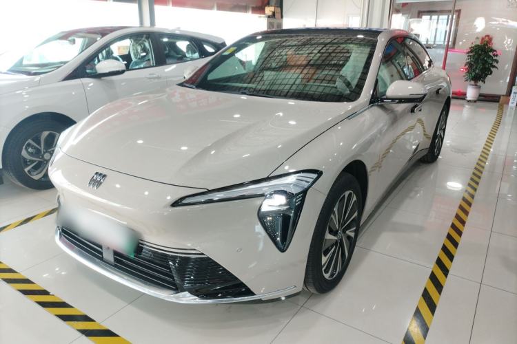 Used Buick L7 2025 Model Luxury Edition