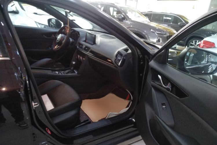 Used Mazda CX-4 2021 2.0L Automatic Two-Wheel Drive Blue Sky Dynamic Edition Right Front Seat