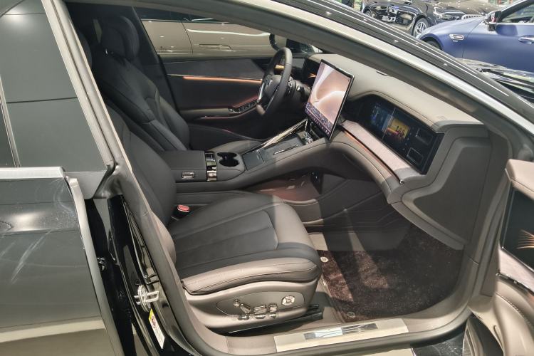 Used Denza Z9 2024 1100 km All-Wheel-Drive Ultra Version