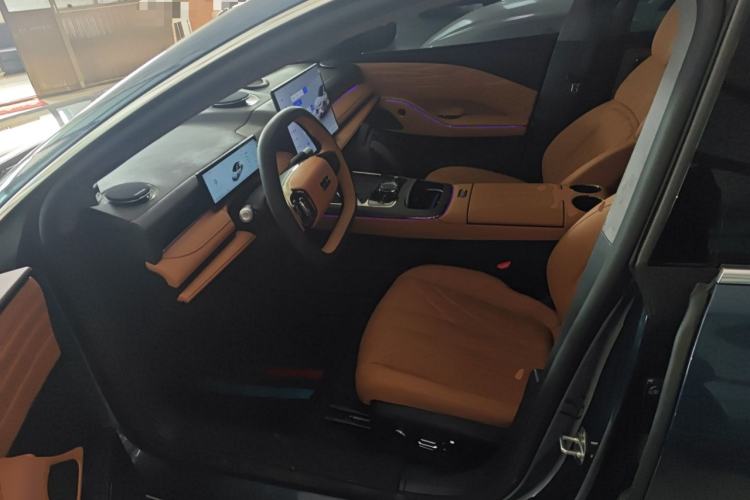 Used Geely Galaxy Galaxy 8 2025 130km EM-P Exploration Edition
