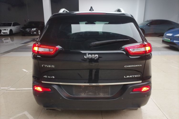 Used Jeep Cherokee 2017 2.0L Superior Edition