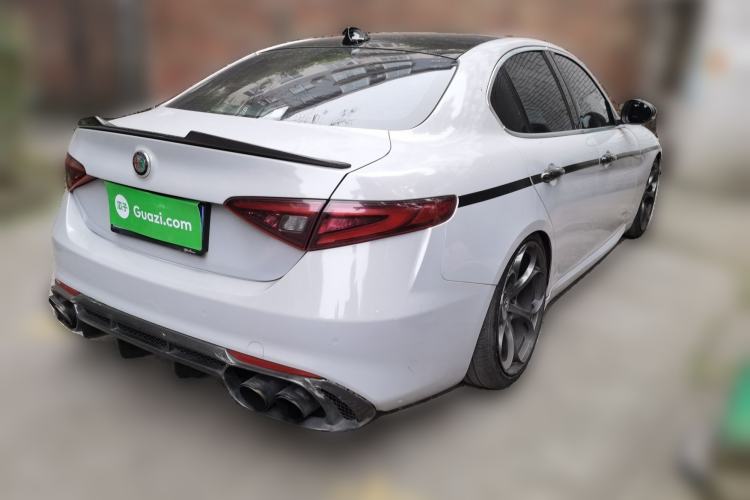 Used Alfa Romeo Giulia 2017 2.0T 200HP Luxury Edition Rear Right 45 Deg