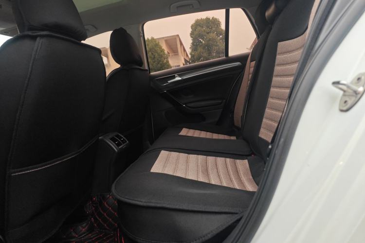 Used Volkswagen Golf 2017 1.6L Automatic Comfort Million-Vehicle Anniversary Edition
