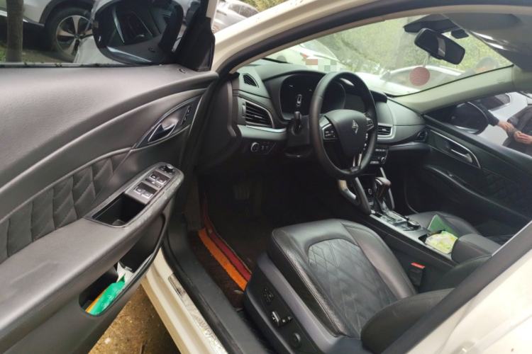 Used BORGWARD BX7 2018 28T Two-Wheel Drive Luxury Version 5 Seats China V Emission Standard
