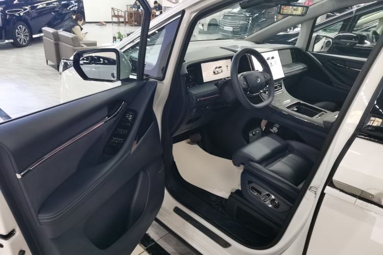 Used GAC Trumpchi Xiangwang M8 2025 Kunkun Series Ultra First-Class Cabin