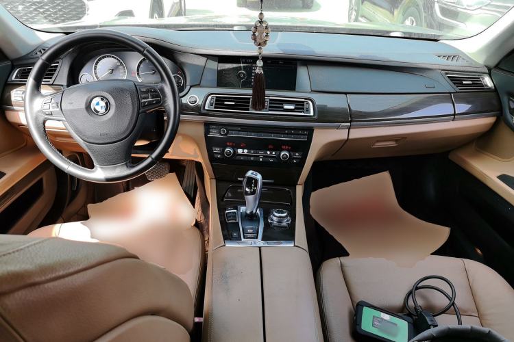 Used BMW 7 Series 2011 730Li Elegant Model Center Console