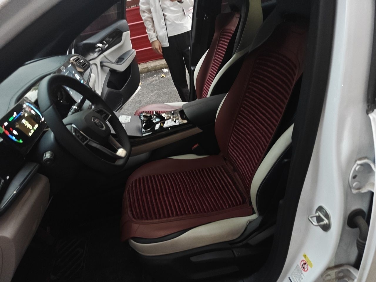 BYD Qin PLUS 2023 Champion Edition DM-i 55KM Leading Model — снимка 15