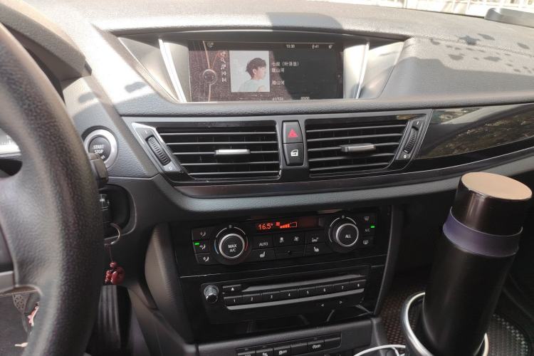 Used BMW X1 2015 sDrive18i Leading Edition Audio And AC Panel