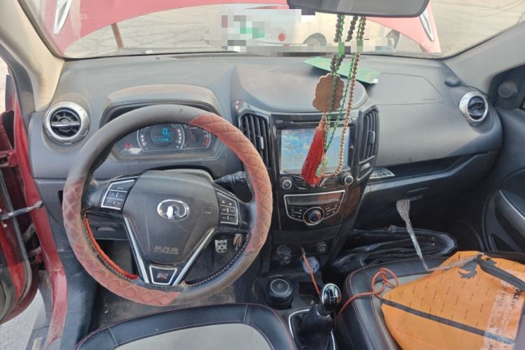 Used Great Wall M4 2014 1.5L Manual Comfort Model Center Console