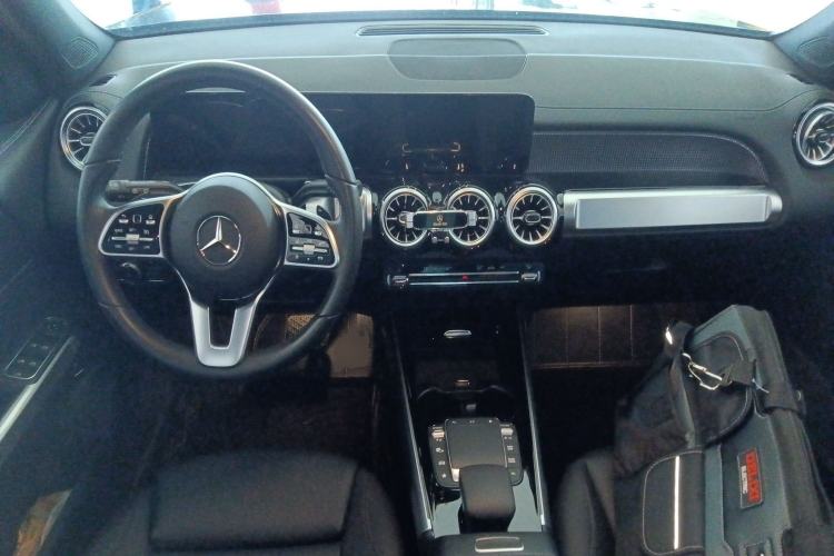 Used Mercedes-Benz GLB 2023 GLB 220 Sport Edition Center Console