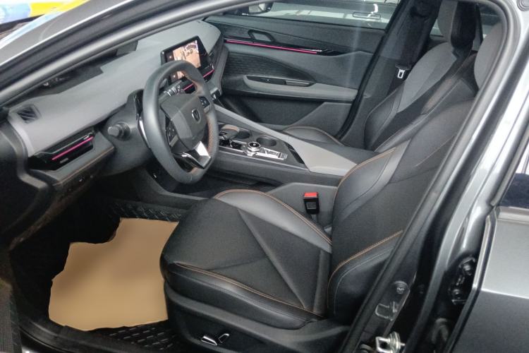 Used CHANGAN UNI-V 2022 1.5T Prestige Version
