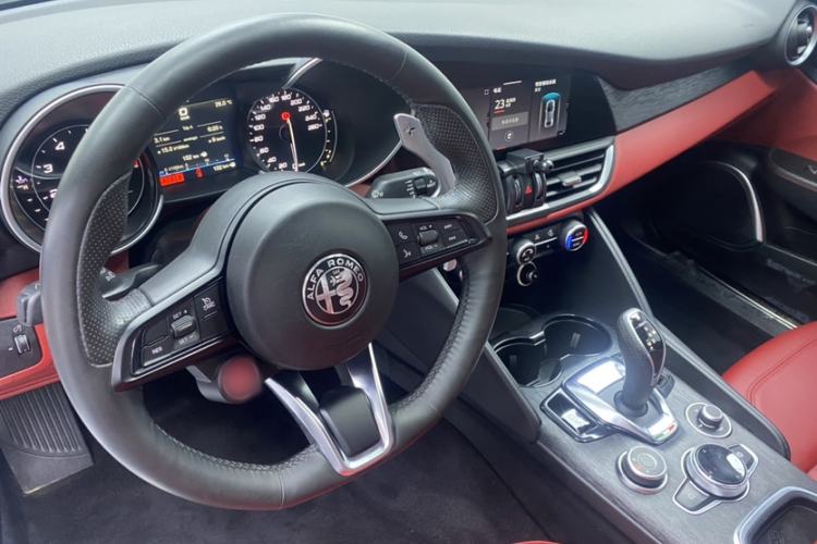 Used Alfa Romeo Giulia 2020 2.0T 280HP Midnight Phantom Limited Edition
