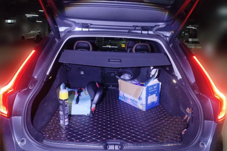 Used Volvo V90 2017 Cross Country T5 AWD Prestige Edition Trunk