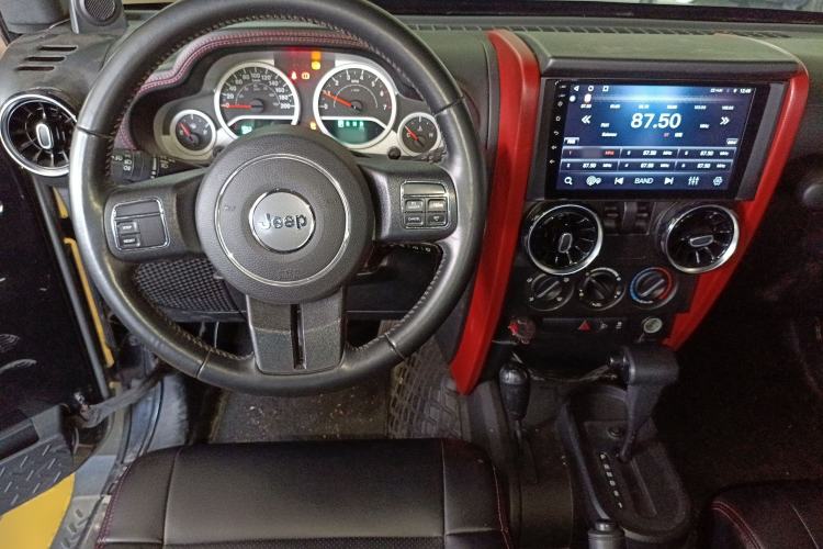 Used Jeep Wrangler 2010 3.8L Sahara two-door model Steering Wheel