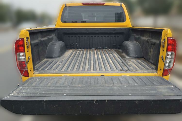 Used Nissan Navara 2021 2.5L Automatic 4x4 Premium Version QR25