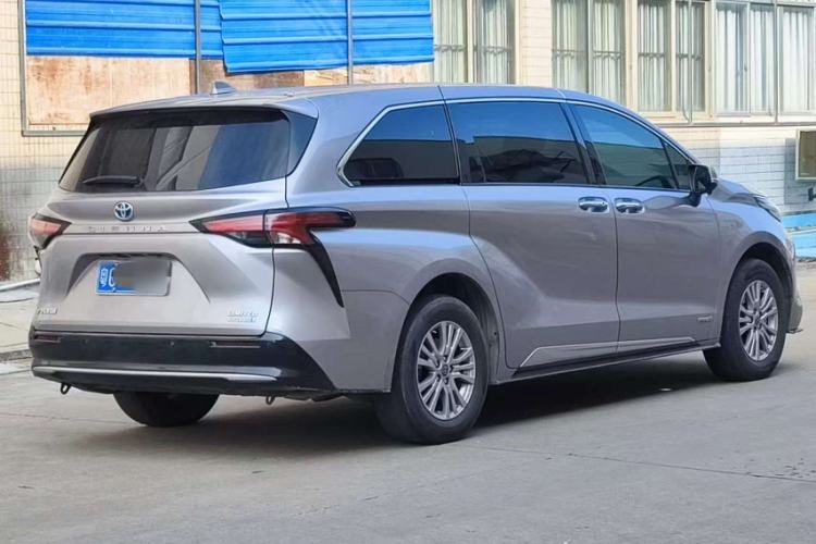 Used Toyota SIENNA 2021 2.5L Hybrid Premium Edition