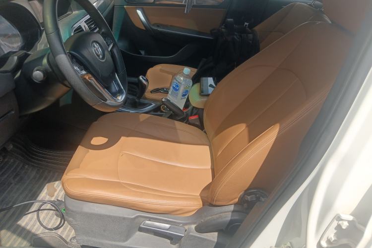 Used Brilliance V5 2016 1.5T Manual Two-Wheel Drive Smart Version Left Front Seat